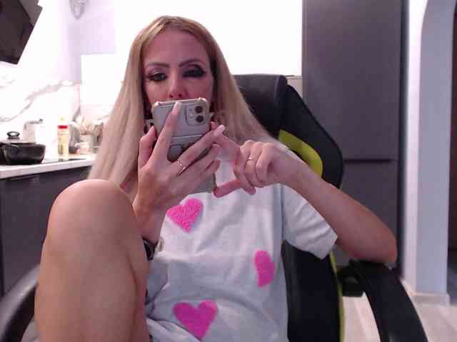 blondalina webcam