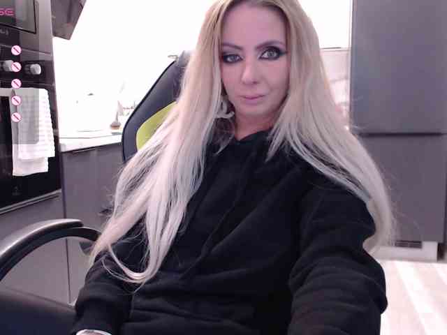 blondalina webcam