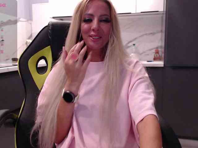 blondalina webcam
