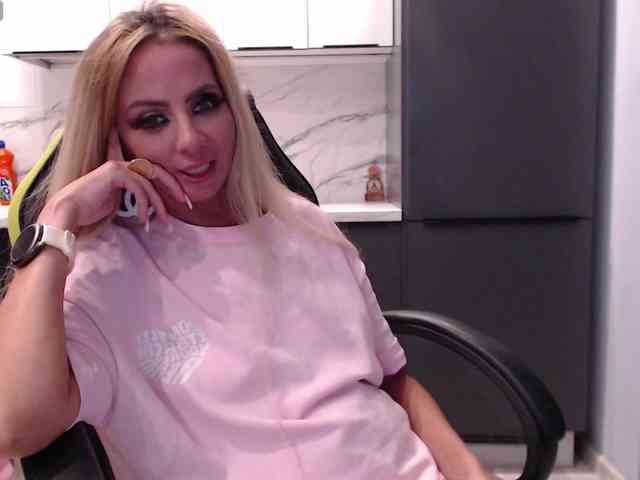 blondalina webcam
