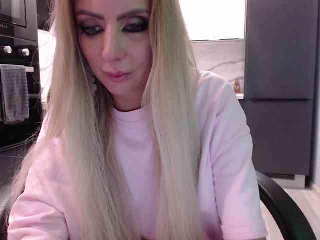 blondalina webcam