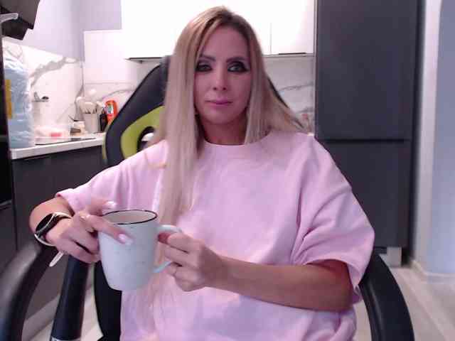 blondalina webcam