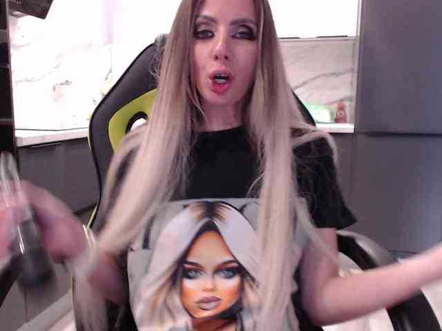 blondalina webcam