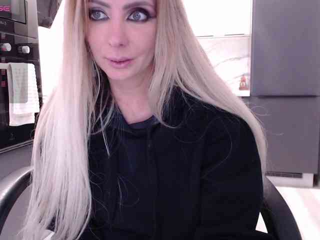 blondalina webcam