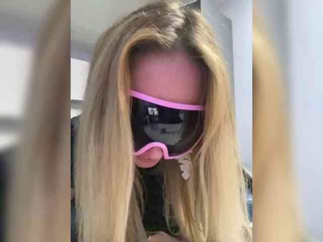 blondalina webcam