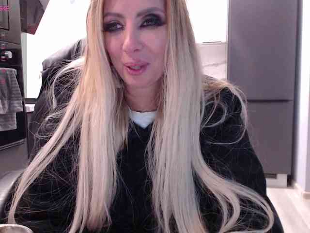 blondalina webcam