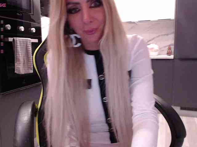 blondalina webcam