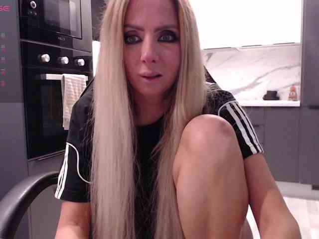 blondalina webcam