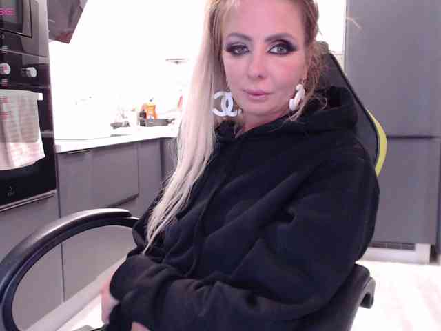 blondalina webcam
