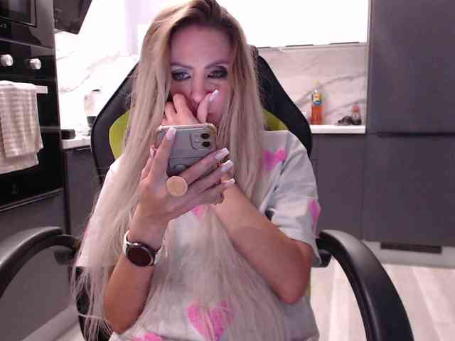 blondalina webcam