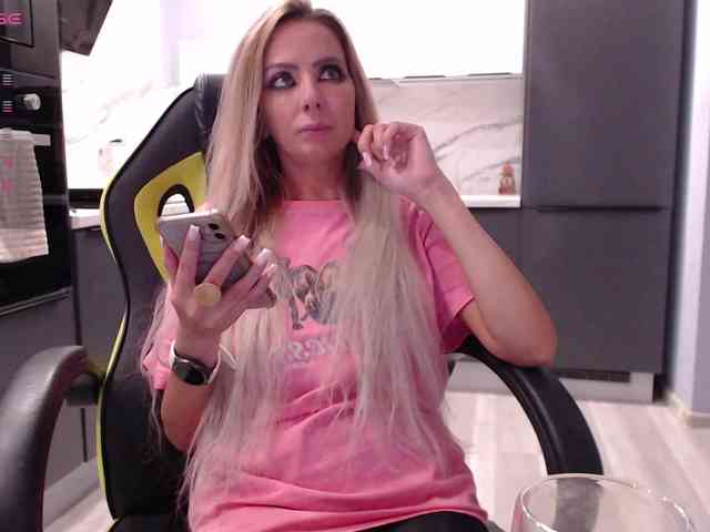 blondalina webcam