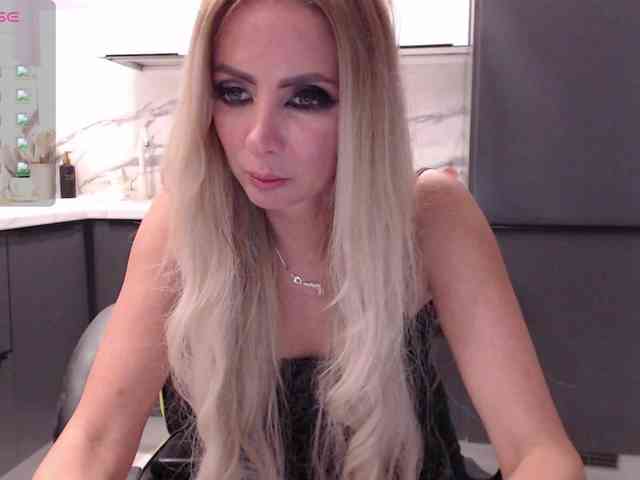 blondalina webcam