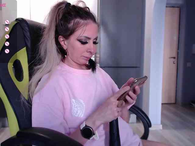 blondalina webcam