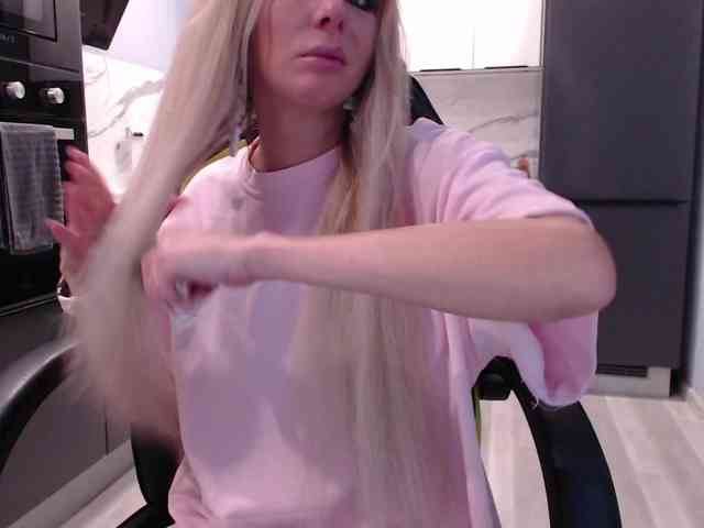blondalina webcam