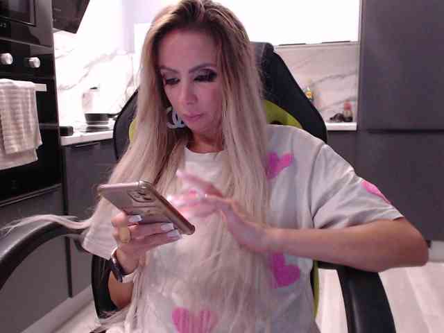blondalina webcam