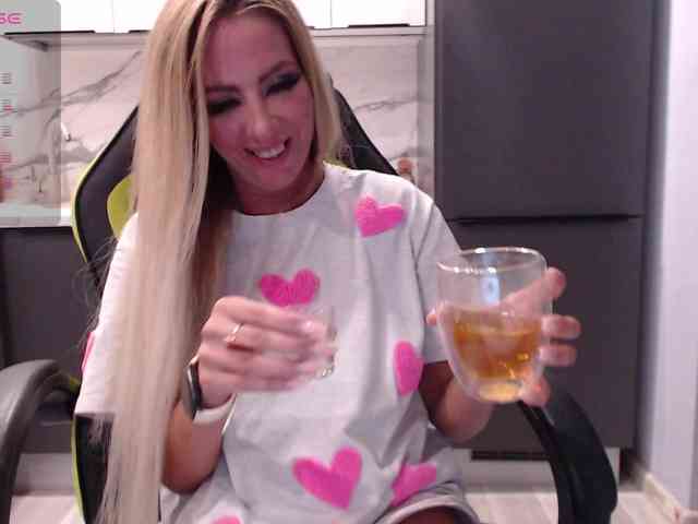 blondalina webcam