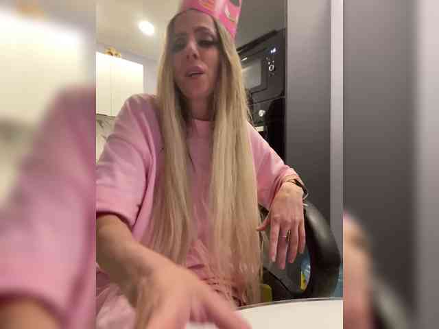 blondalina webcam