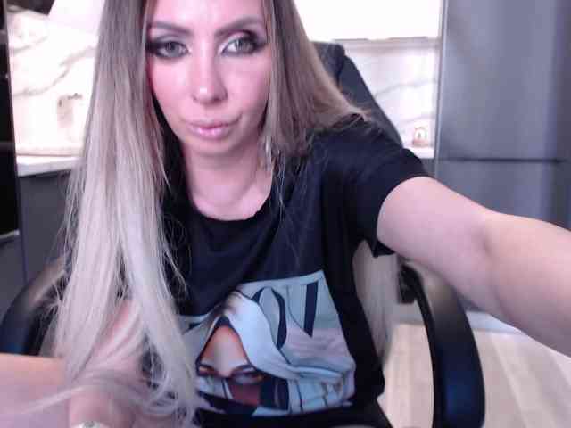 blondalina webcam