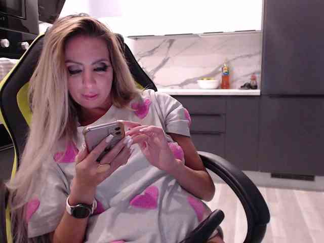 blondalina webcam