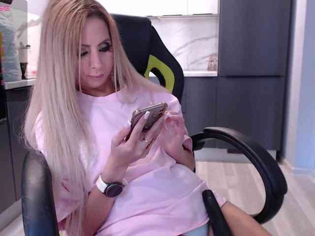blondalina webcam