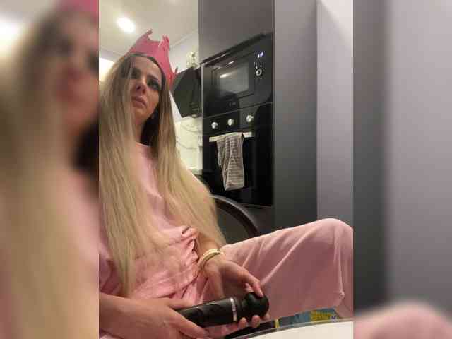 blondalina webcam