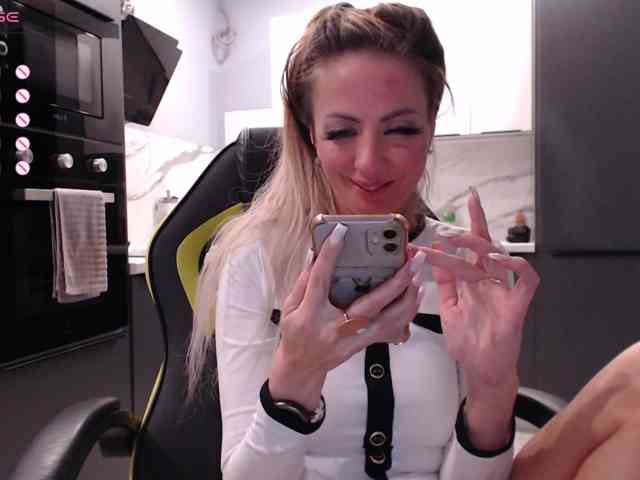 blondalina webcam