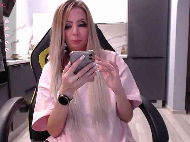 blondalina webcam