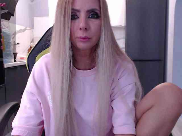 blondalina webcam