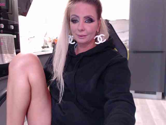 blondalina webcam