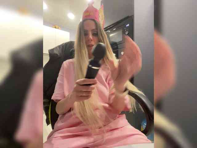 blondalina webcam