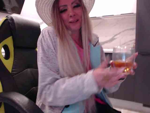 blondalina webcam