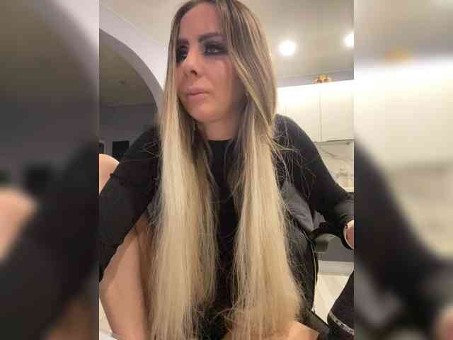 blondalina webcam
