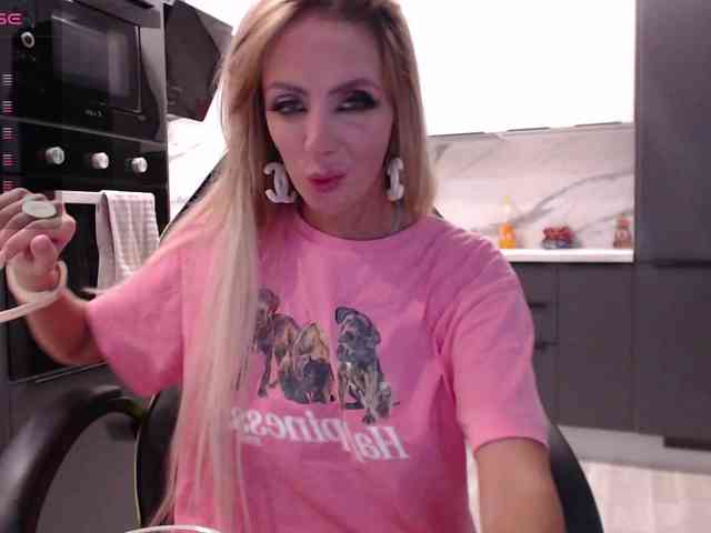 blondalina webcam