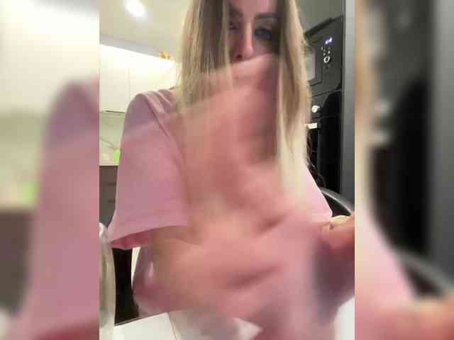 blondalina webcam