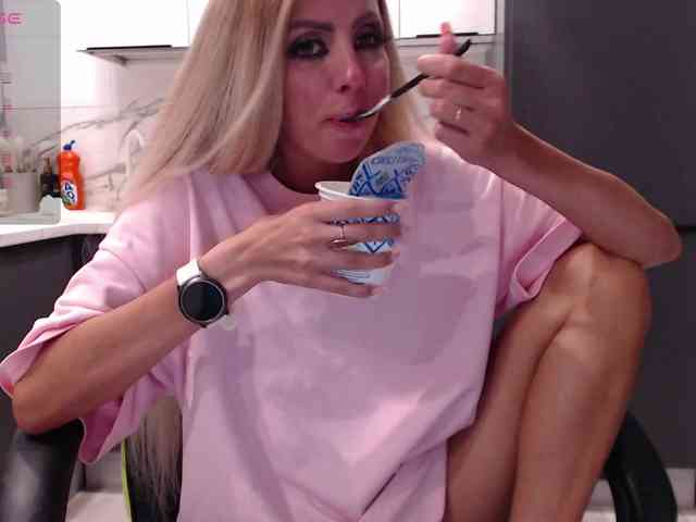 blondalina webcam