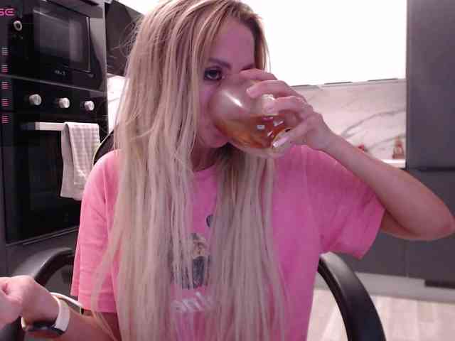 blondalina webcam