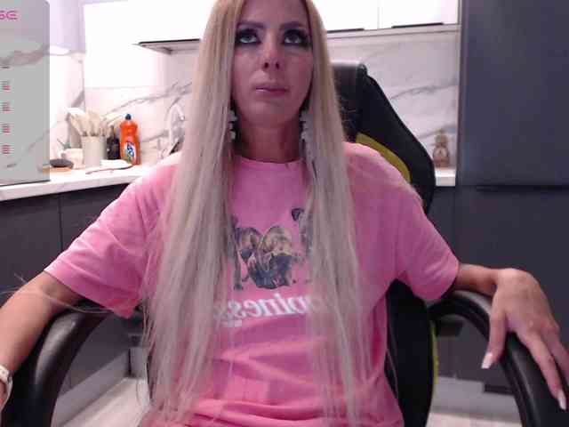 blondalina webcam