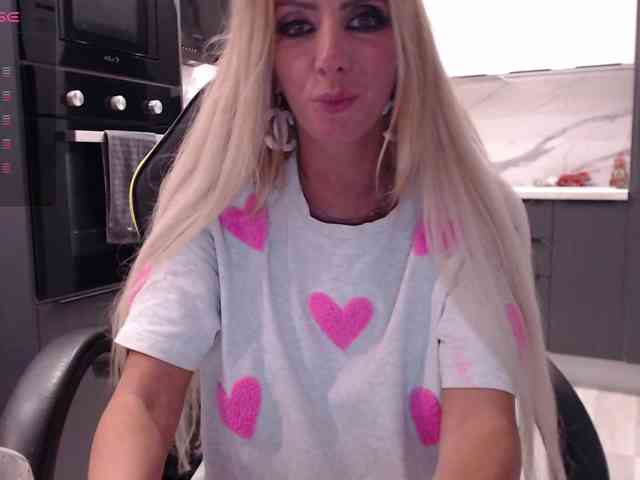 blondalina webcam