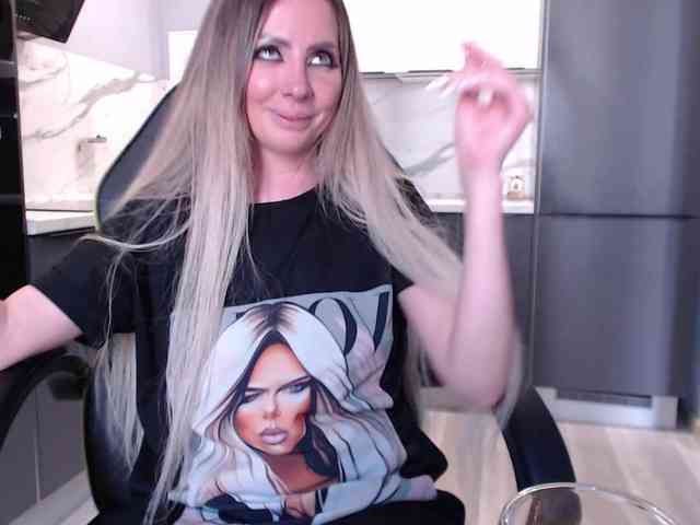 blondalina webcam