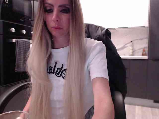 blondalina webcam