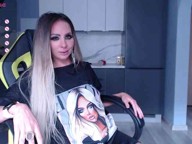 blondalina webcam