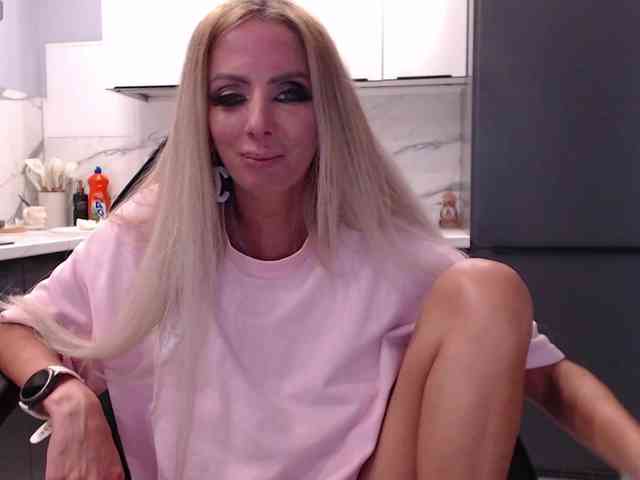 blondalina webcam