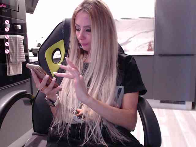 blondalina webcam