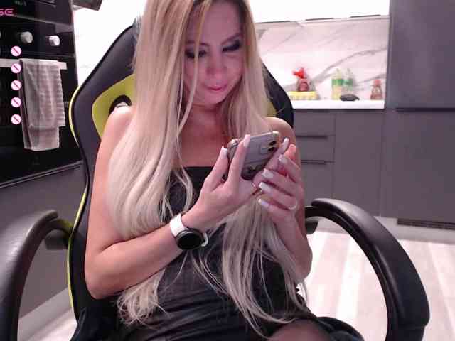 blondalina webcam