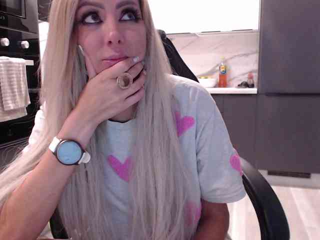 blondalina webcam