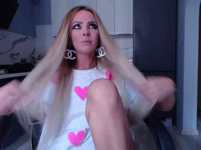 blondalina webcam