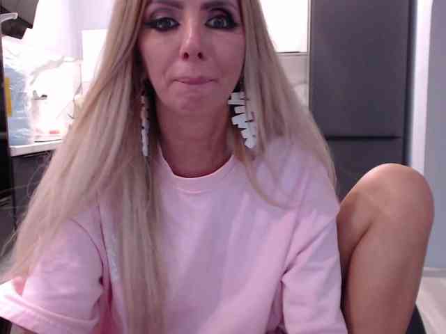 blondalina webcam