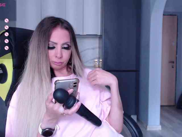 blondalina webcam