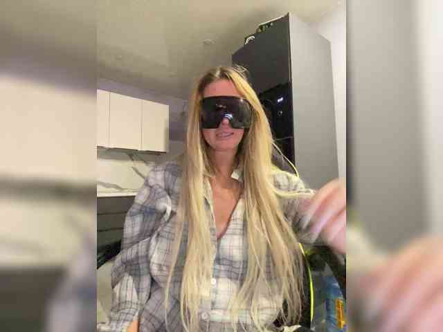 blondalina webcam