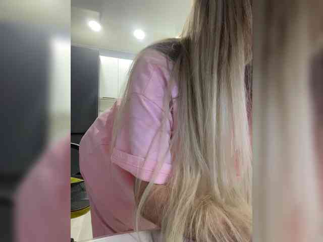 blondalina webcam